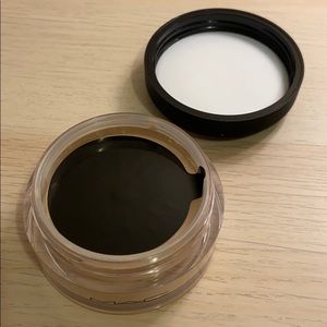 MAC Cosmetics Makeup - Mac mineralize foundation loose in Medium MAC Cosmetics Makeup - Mac mineralize foundation loose in Medium